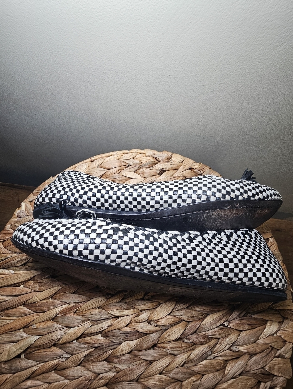 Tory Burch Woven Leather Ballet Flats 8M Black White Checkered Tassel - Picture 8 of 11